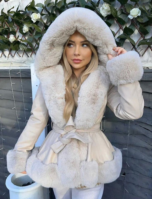 Aveniro™ Faux Fur Wintermantel | 40% korting